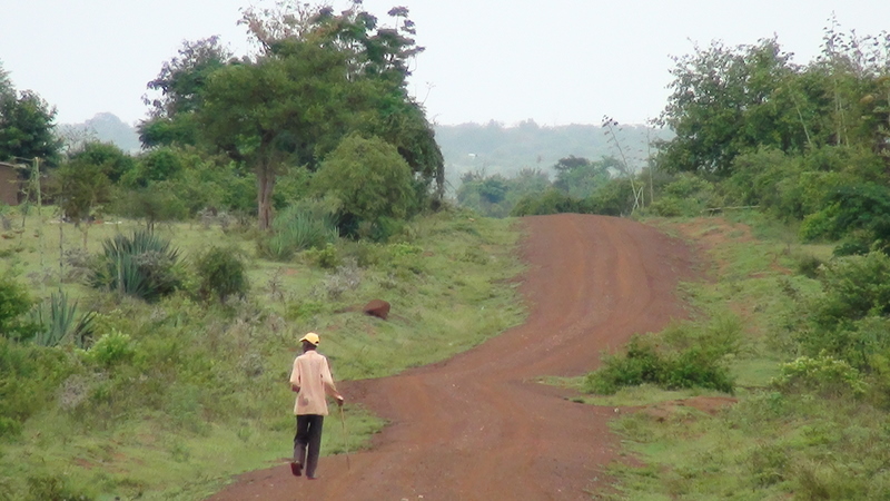 Op weg naar het Simbiti-dorpje Magumu