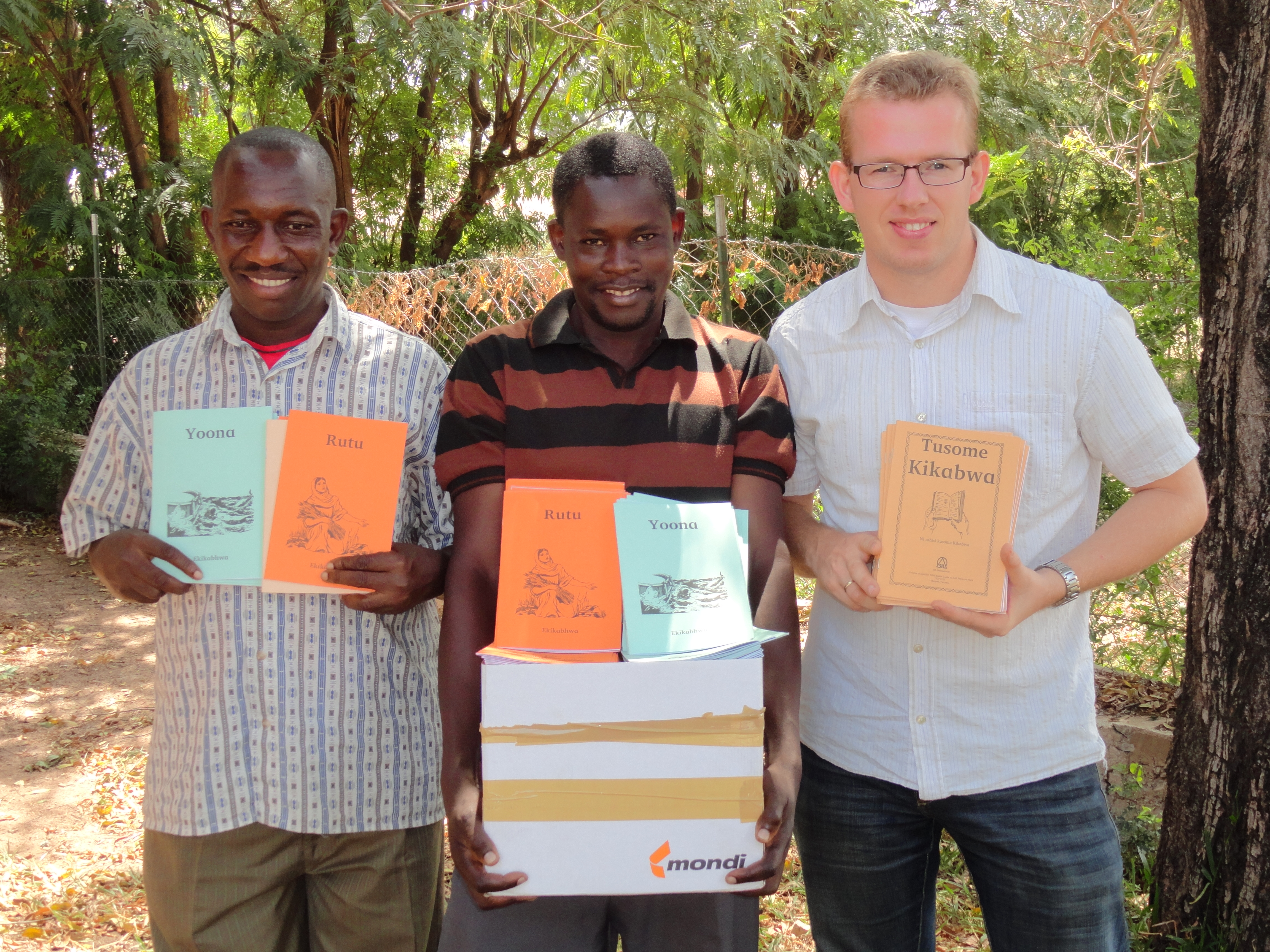 v.l.n.r. John R. Masige, Paul. N. Meja, André Kamphuis